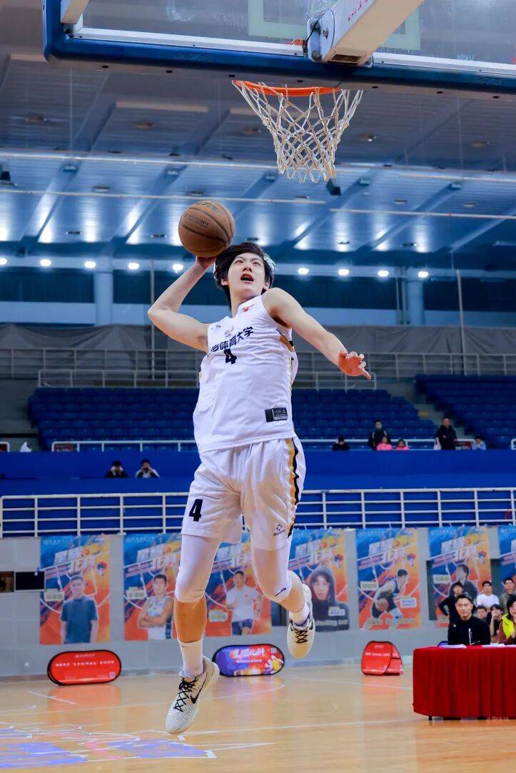 dafabet-包含篮球明星秀出国际级球技，逆袭势不可挡的词条